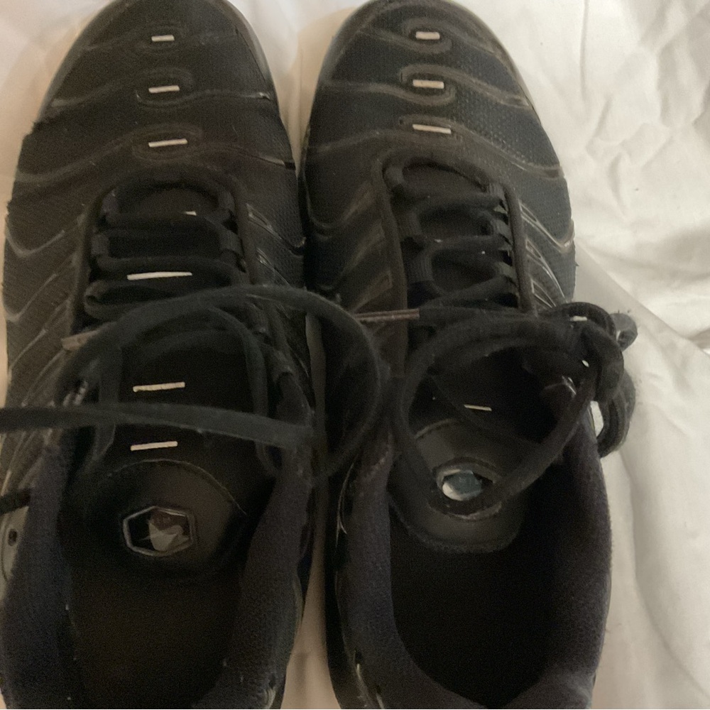 Nike Air Max TN Black on Black Style CD0609-0111 Size 7Y